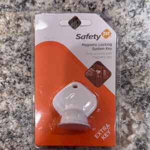 Safety 1st Magnetic Locking System Key - White